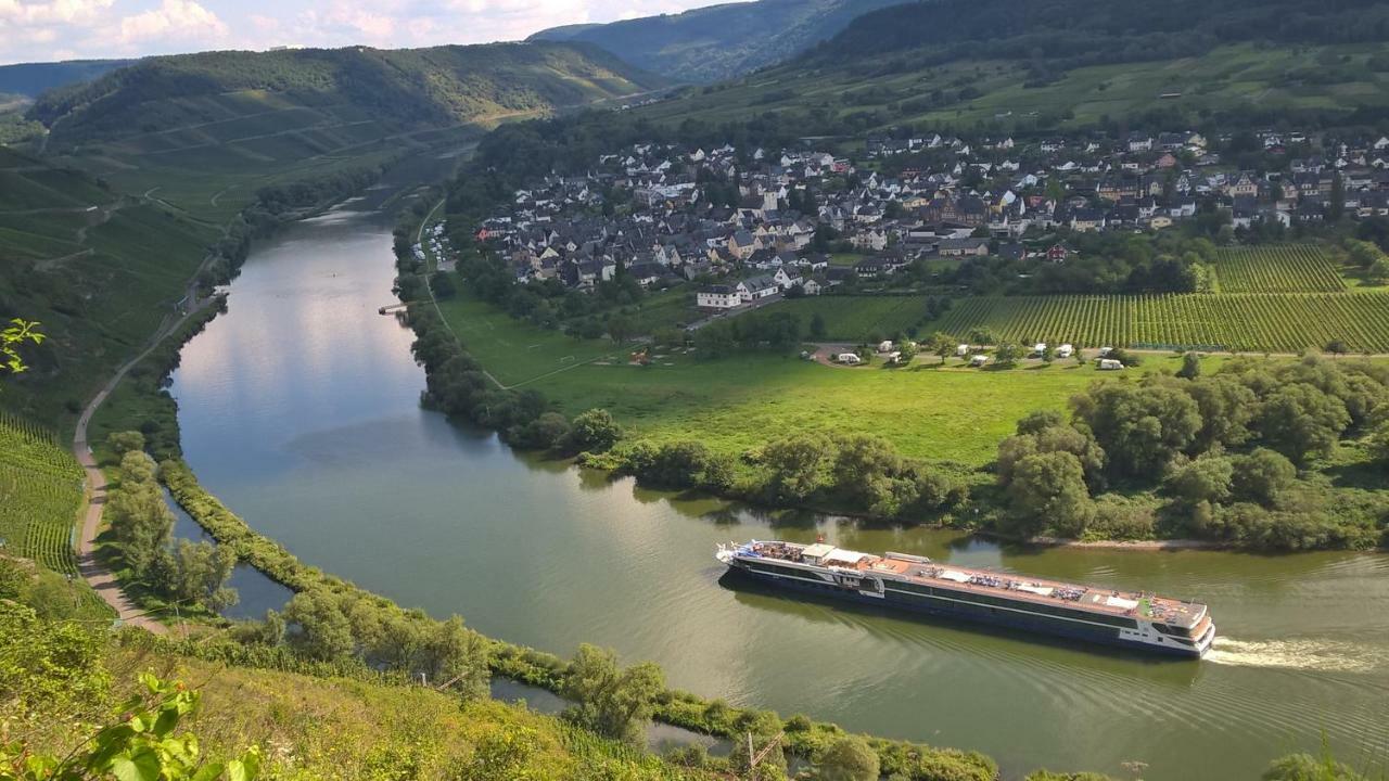 Mosel Ausblick Apartamento Zell an der Mosel Exterior foto