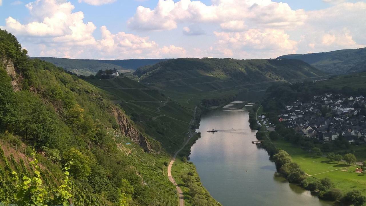 Mosel Ausblick Apartamento Zell an der Mosel Exterior foto